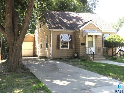 1705 S Lake Ave, Sioux Falls, SD, 57105