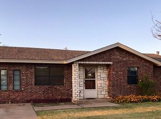 613 Meandering Rd, Frederick, OK 73542