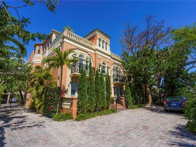 2870 Pine Tree Dr #PENTHOUSE 5, Miami Beach, FL, 33140