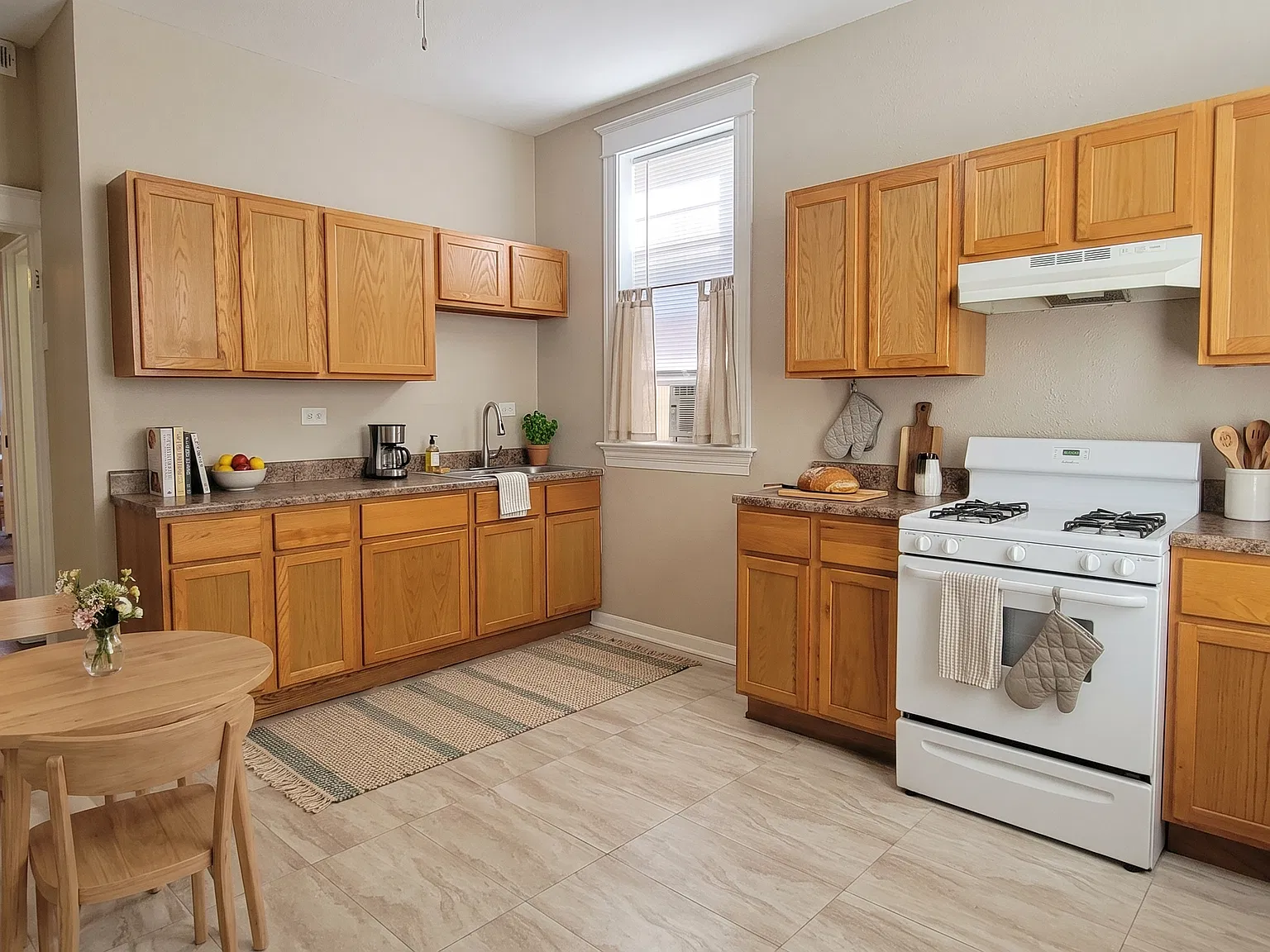 1 bed, 968 sqft, $795 — Photo 3