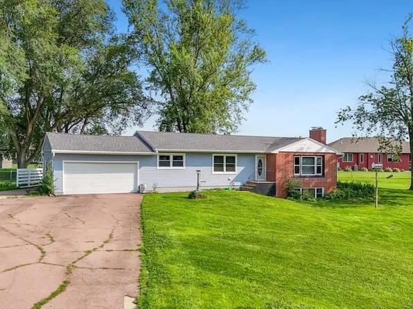 1708 W Cherry St, Vermillion, SD 57069