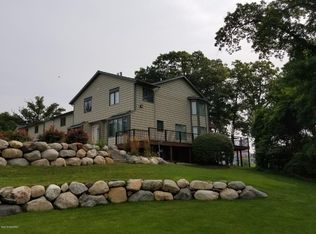 50 N Shore Dr N, South Haven, MI 49090