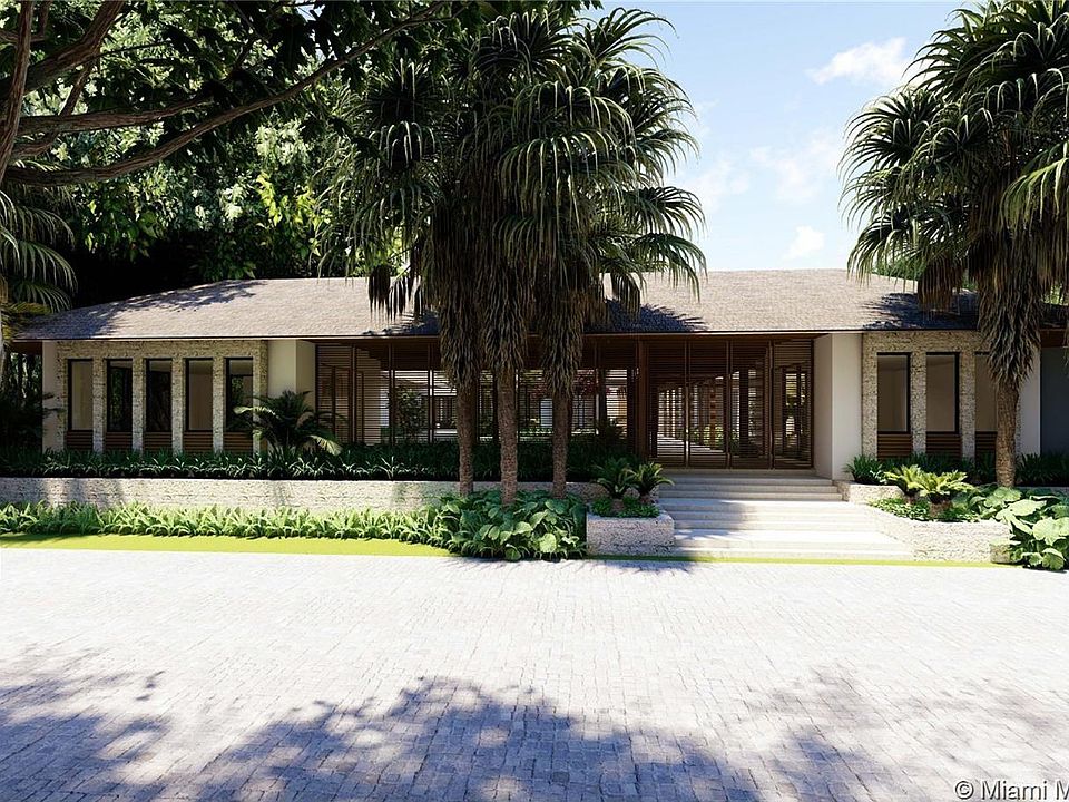 1st image of 390 Casuarina Conc