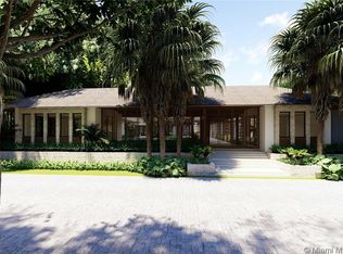 390 Casuarina Conc, Coral Gables, FL 33143