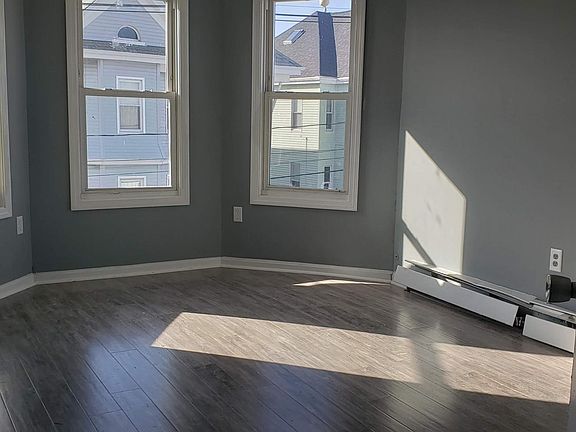 4th image of 596 S 2nd St APT 3N