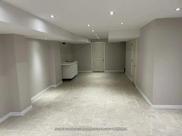 122 Russel Dr — Photo 20