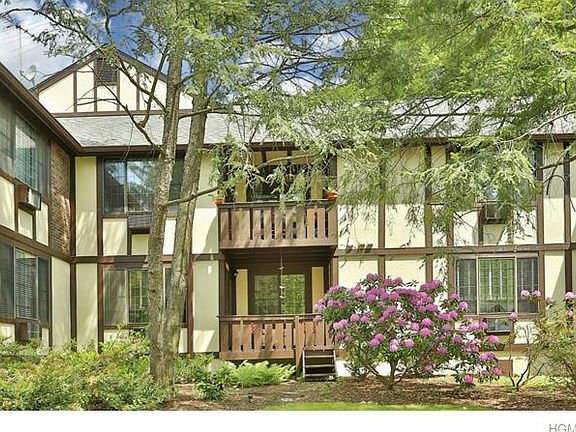 2nd image of 28-5 Foxwood Dr