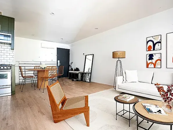 806 President Street image 2 of 6