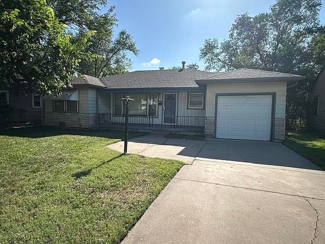 1st image of 611 N Harding Ave