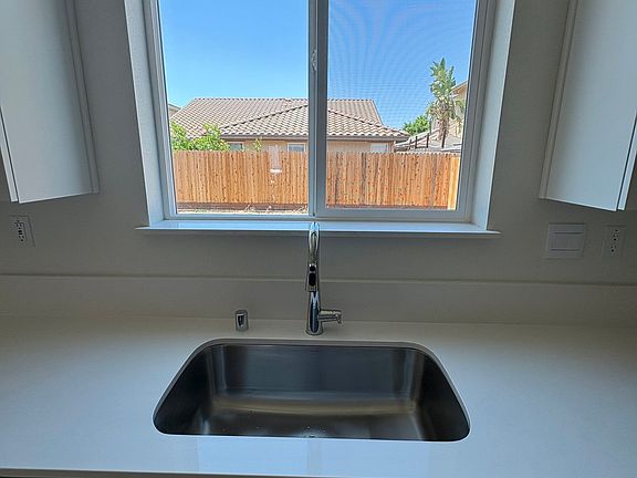 5th image of 16429 Malibu Dr