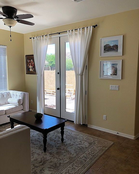 Front sitting room 