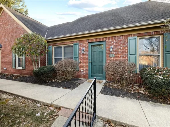 153 Village Trail Dr, Vandalia, OH 45377