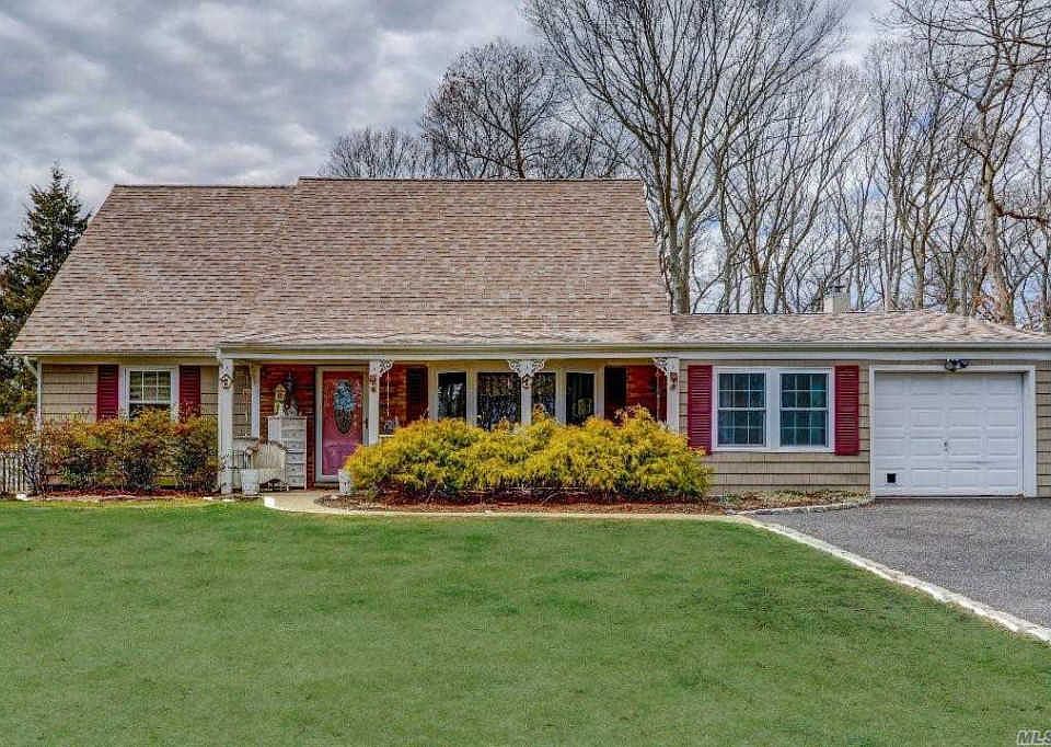 1st image of 14 Wintergreen Dr #14