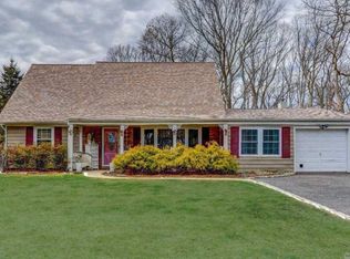 14 Wintergreen Dr #14, Coram, NY 11727