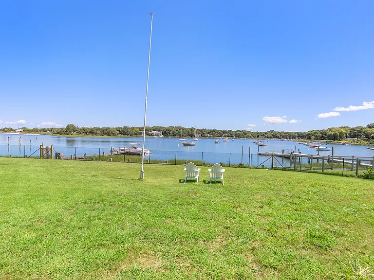 81 Scotts Landing Rd — Photo 25