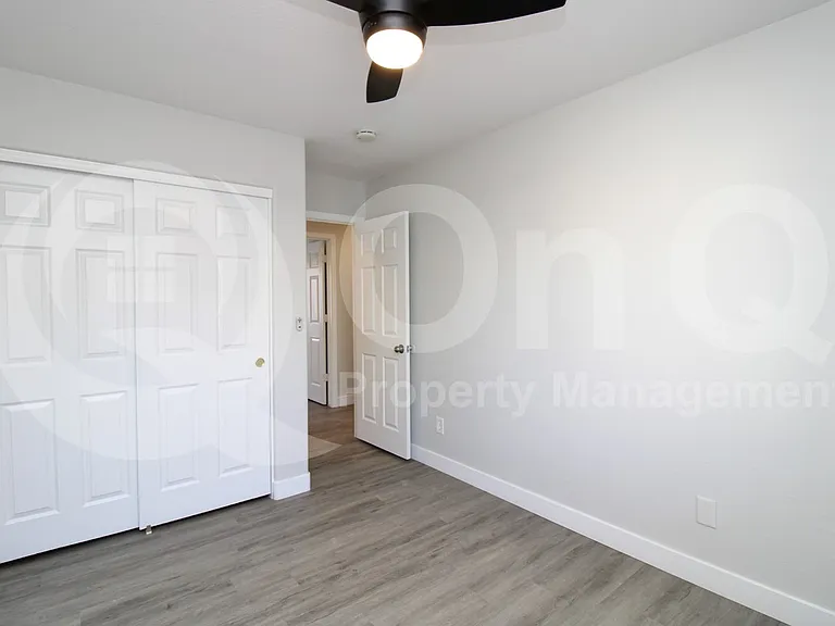 2153 W Morten Ave #2 — Photo 8