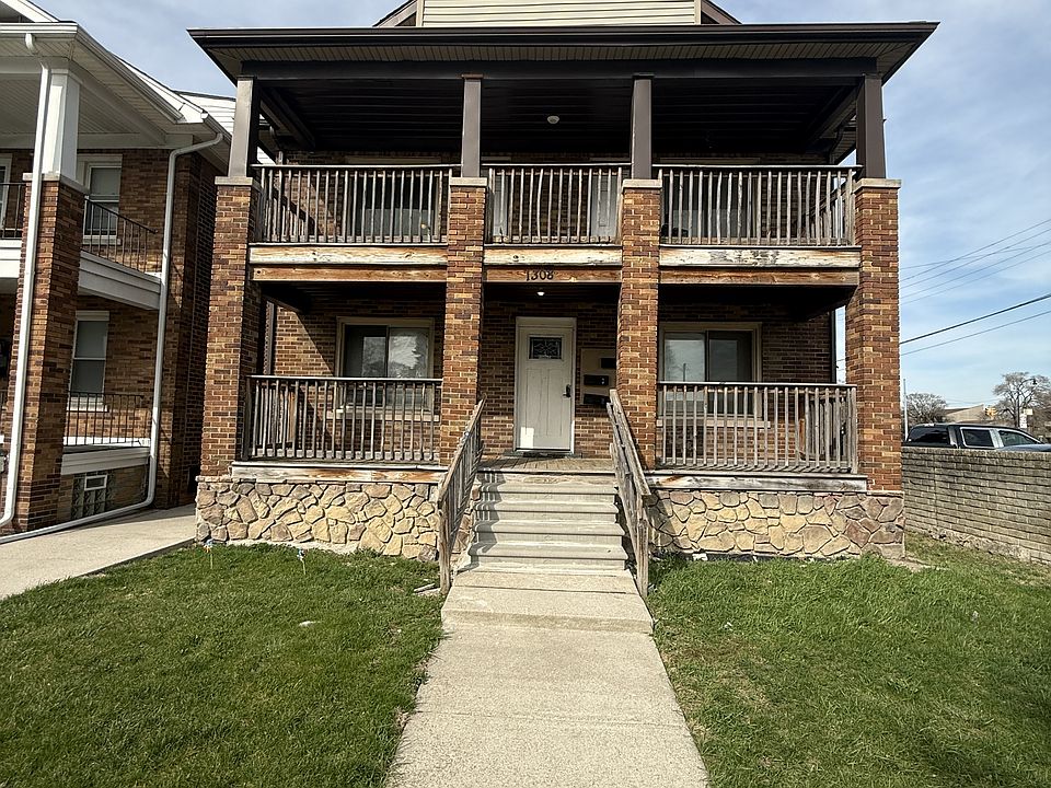 1st image of 1308 Hanford Ave APT 1-3