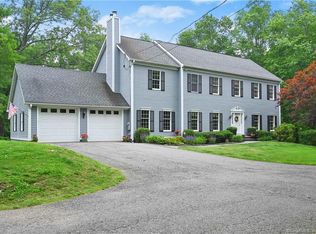 2 High Acre Dr, New Fairfield, CT 06812