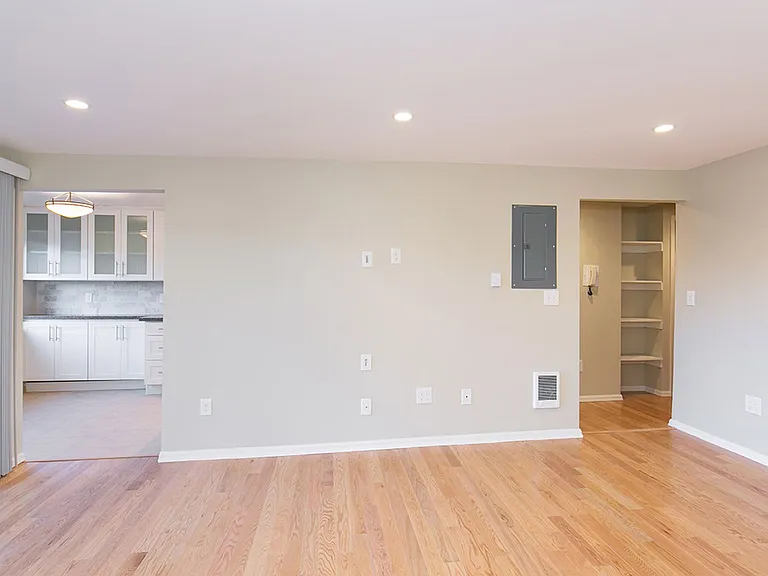Florentia Street Apartments — Photo 9