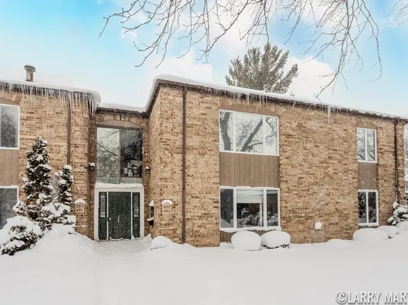 497 Barkwood Ct NW, Grand Rapids, MI 49534