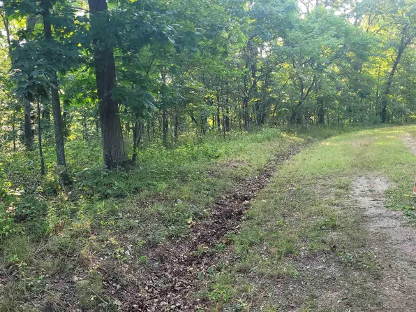 1 Schwab Pl Unit U, Edwards, MO 65326