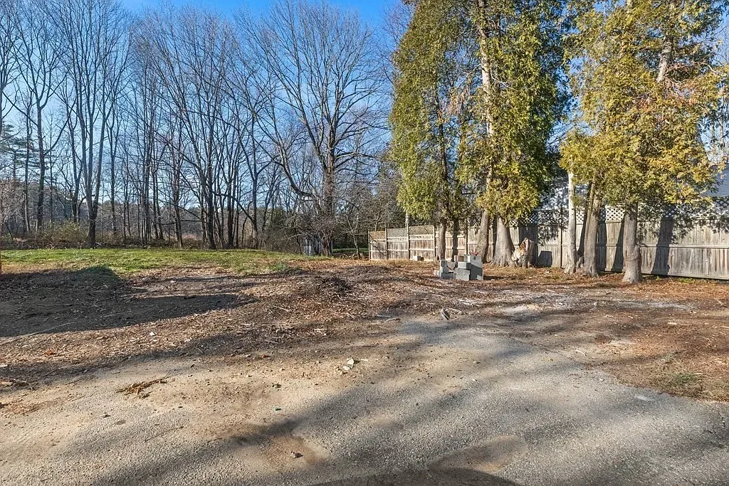 3 bed, 1.5 bath, 2100 sqft, $3,400 — Photo 3
