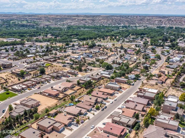 6030 Arroyo Dr, Farmington, NM 87402