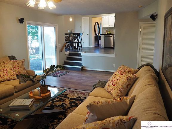 4th image of 15226 Evans St