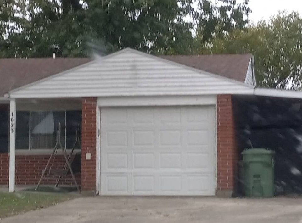 1st image of 1623 Holly Pl