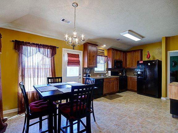4th image of 7015 Sun Creek Dr