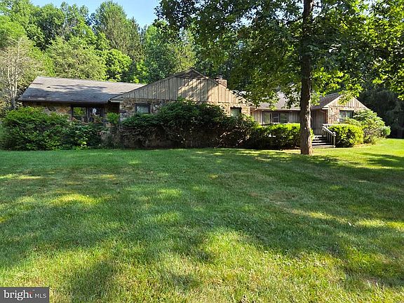4th image of 151 Indian Run Rd
