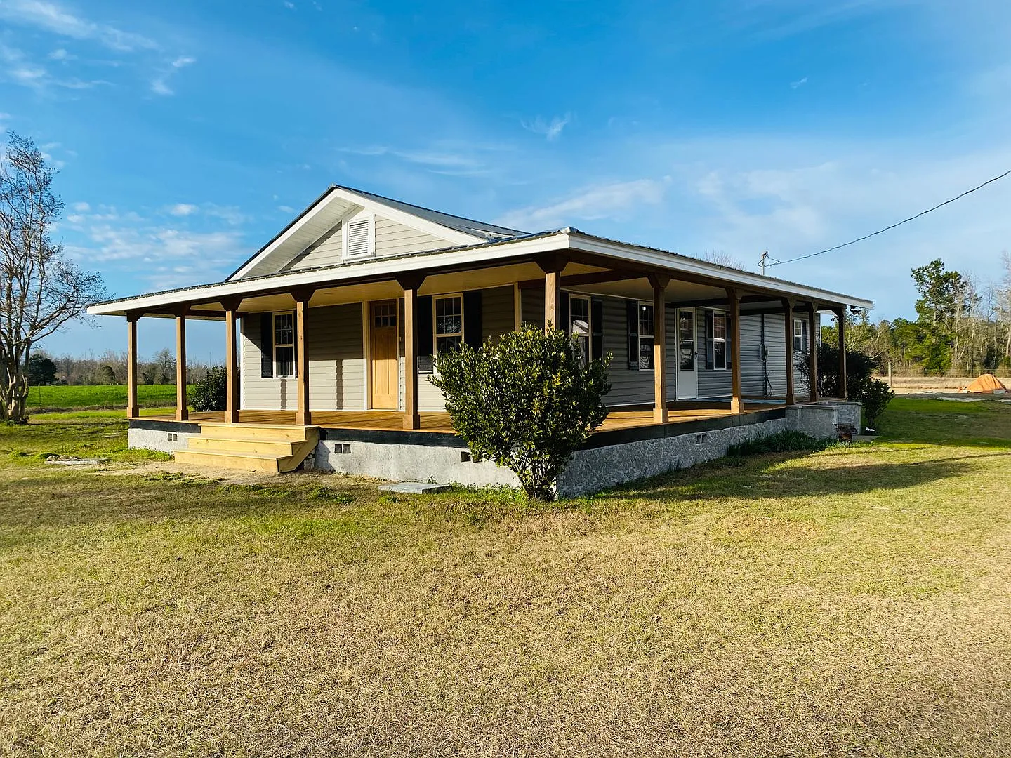 Amazing property! Dreamy wraparound porch! Immaculate & Completely Updated! 3 Bedrooms/2 Baths! — Photo 1