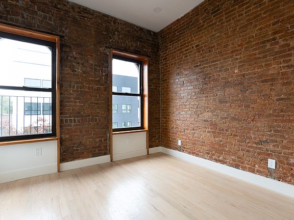 3rd image of 556 Evergreen Ave #2F2