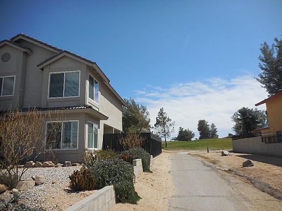 2nd image of 15855 Candlewood Dr
