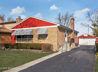 573 Barberry Rd, Highland Park, IL 60035