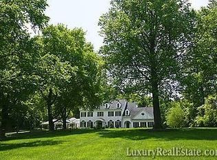 10413 Hunters Valley Rd, Vienna, VA 22181