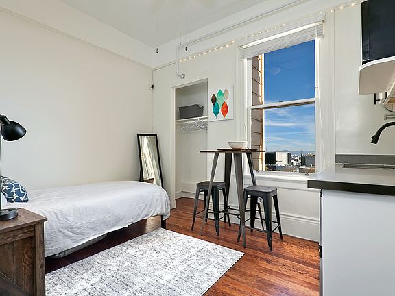 3rd image of 1878 Market St #303