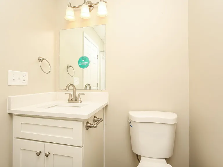 403 Watersedge Ln — Photo 16