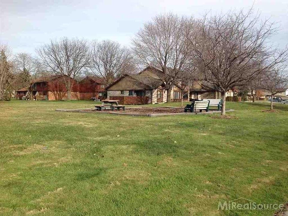 Park in Front of the property to sit out and enjoy