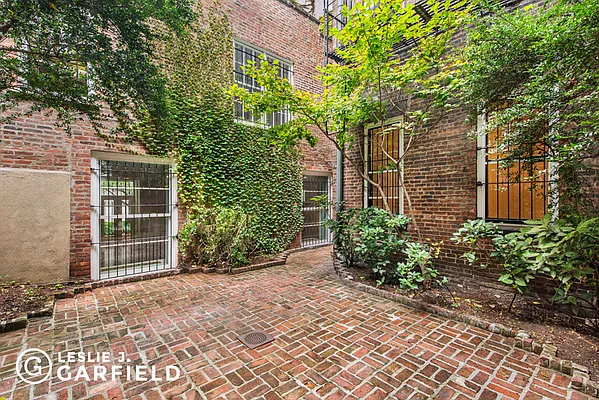 Rented by Leslie J. Garfield | media 17