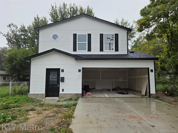 110 E Coy Ave, Hazel Park, MI 48030
