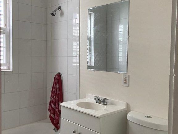 4th image of 339 Bowdoin St #1