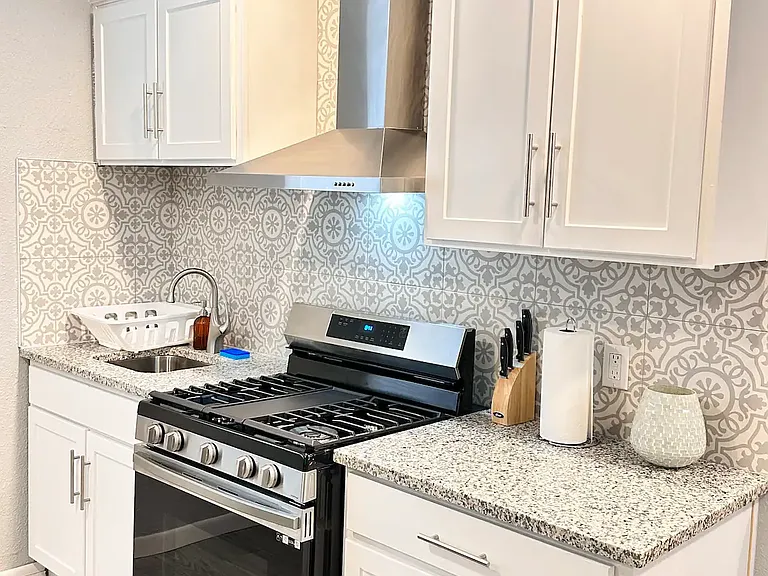 Full Kitchen