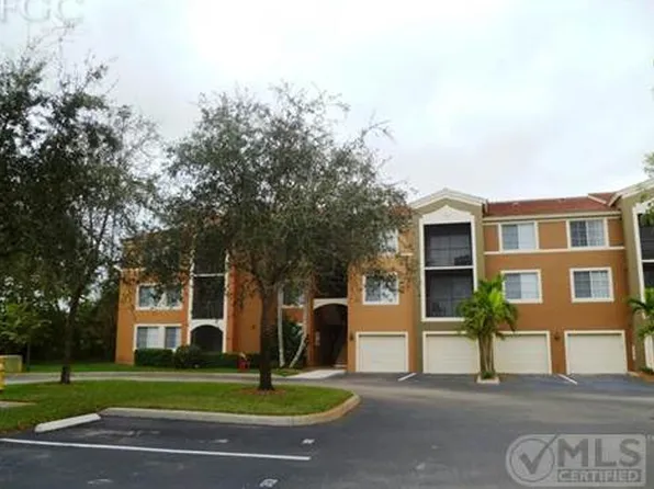 1205 Reserve Way APT 301, Naples, FL 34105
