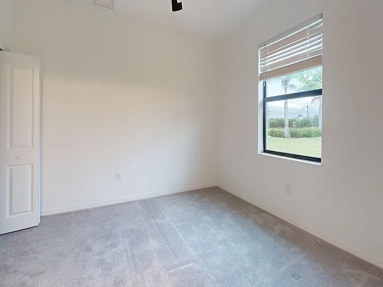 15888 Honey Suckle St — Photo 17