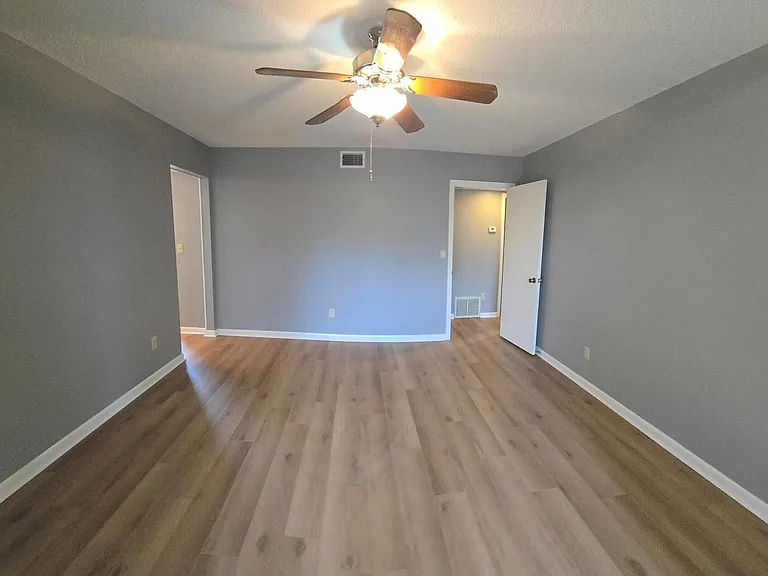 3929 Balsam Dr — Photo 13