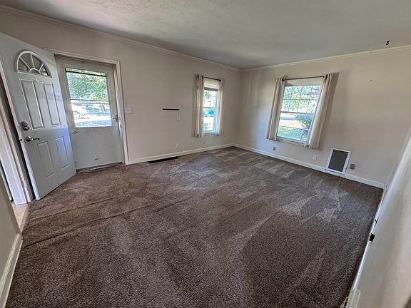 3rd image of 4937 Illinois St