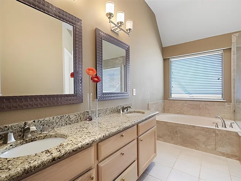 Burnhill Dr — Photo 10