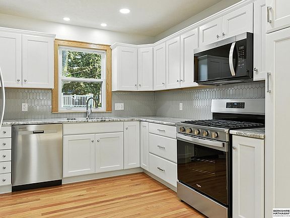 5th image of 303 N Jefferson St