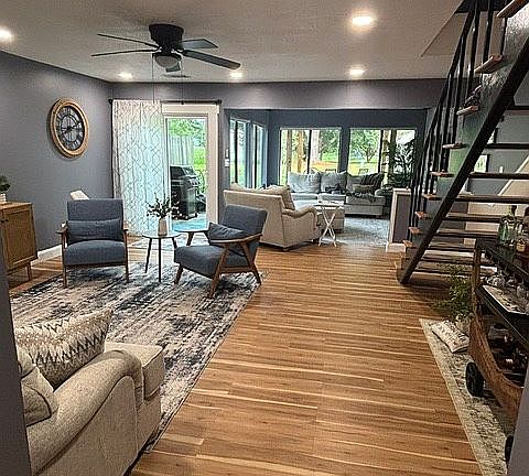 4th image of 4831 Huron Dr